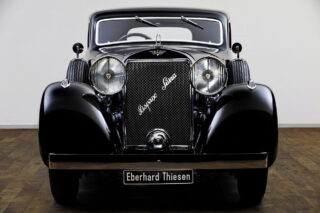 BEUATIFUL ONE-OFF MADE IN SPAIN. Even in the automobile world, rarity is relative. But it is definite when it comes to a one-of-a-kind car like our 1934 Hispano Suiza T56 Bis as an elegant yet sporty sedan by coachbuilder Baltasar Fiol in Barcelona. The side profile, with its long, imposing bonnet and a compact passenger compartment with a low roofline and small windows creates excellent proportions for a graceful and sleek appearance. The car was extensively restored a few years ago. However, most of the beautiful original red leather, instruments and woodwork have been preserved to provide an authentic aura. We simply admire this unique body for its beauty and charisma.
#hispanosuiza #hispanosuizacars #hispanosuizat56 #hispanosuizah6c #classicdriver #classiccars #carphotography #classiccartrader #drivetastefully #carpassion