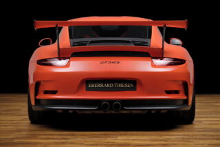 NATURALLY ASPIRATED. A just 10 years old car seems unusual for our classic portfolio. To justify it simple we consider the Porsche 991 GT3 RS as a modern and future classic. We love the naturally aspirated 4.0 litre boxer engine with 500 hp which is still one of Porsche's finest masterpieces. The progressive design is a matter of taste but it matches the engine power and the motor sport heritage. Our 2016 example in a bright lava orange comes with the following features:
+ Porsche Approved guarantee until August 2026
+ Top condition, accident free, no racetrack use
+ Mileage 32,000 km
+ Two previous owners
+ Full service history at Porsche Centre
+ First paintwork in lava orange with black interior with orange Alcantara seat centre panels
+ No PCCB but steel brakes, recently renewed front and rear
+ Equipped with roll bar, carbon design interior elements, LED headlights incl. PDLS+, front axle lift system, DVD navigation
+ ASKING PRICE: EUR 179,900
#porsche #porsche911 #porsche991 #porsche991gt3rs #porschemotorsport #classicdriver #classiccars #classiccartrader #carphotography #drivetastefully #carpassion