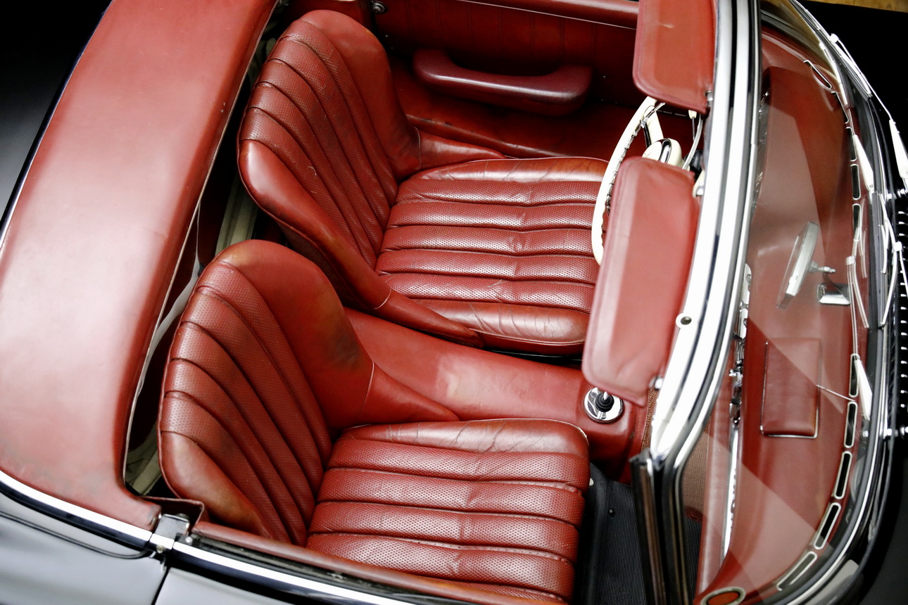 MB_300_SL_Roadster_14