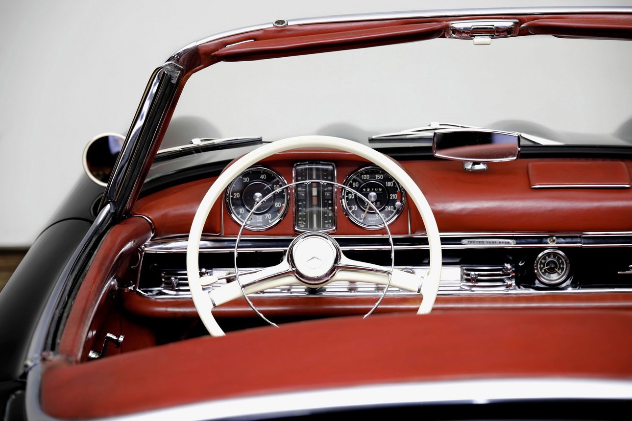 MB_300_SL_Roadster_16