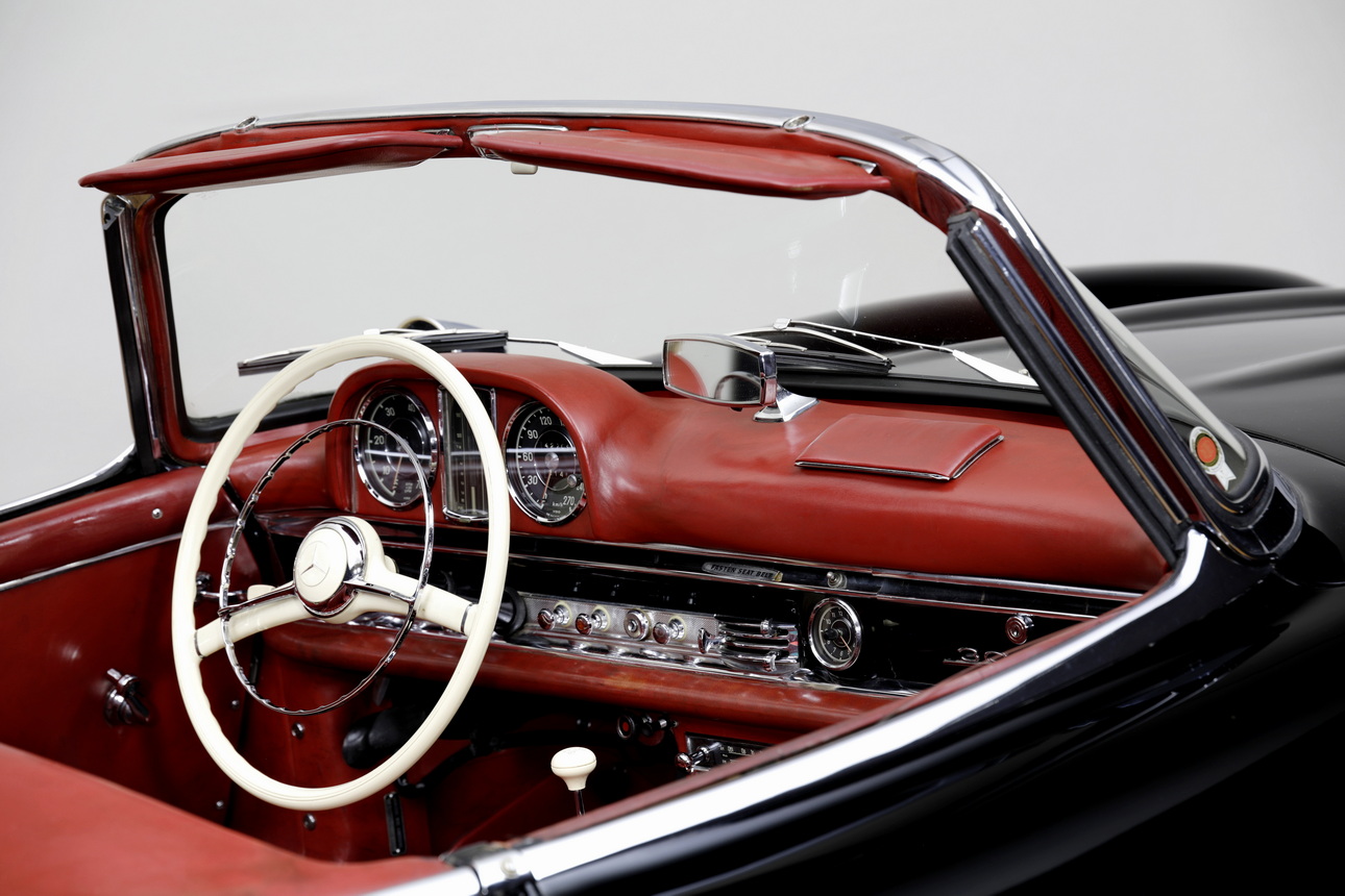 MB_300_SL_Roadster_18