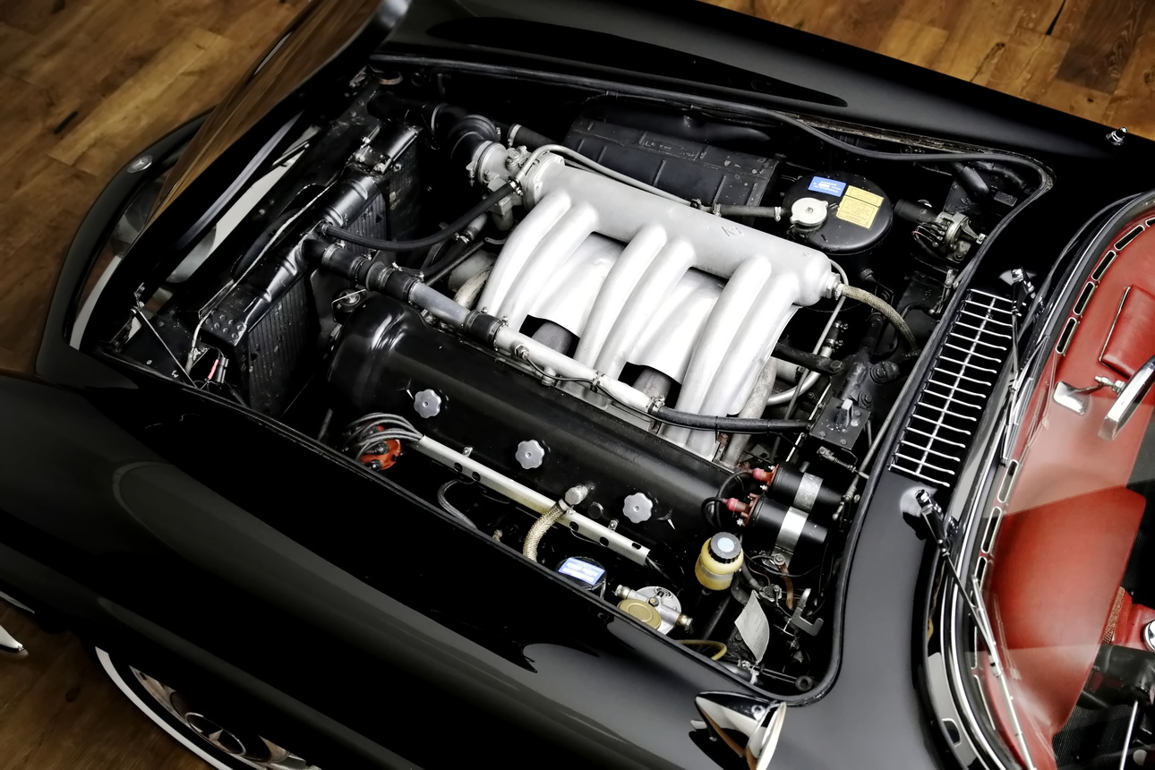 MB_300_SL_Roadster_24